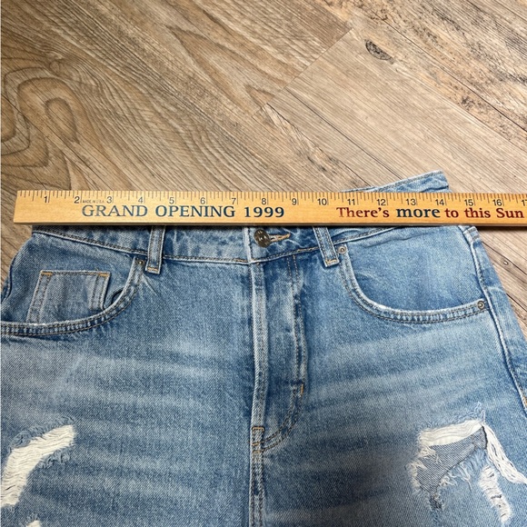 ZARA Denim shorts distressed Size: 4 - Picture 3 of 7